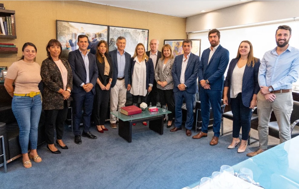 Macri se reunió con senadores bonaerenses pensando en la unidad