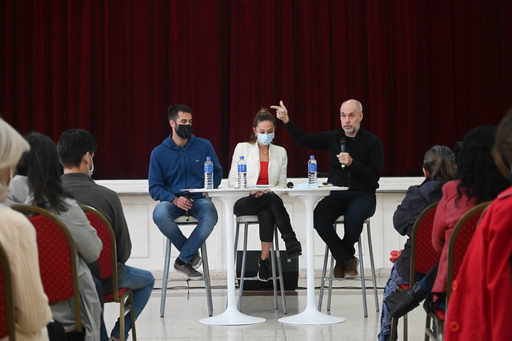 Larreta se reunió con vecinos de Colegiales y recorrió el Ecoparque