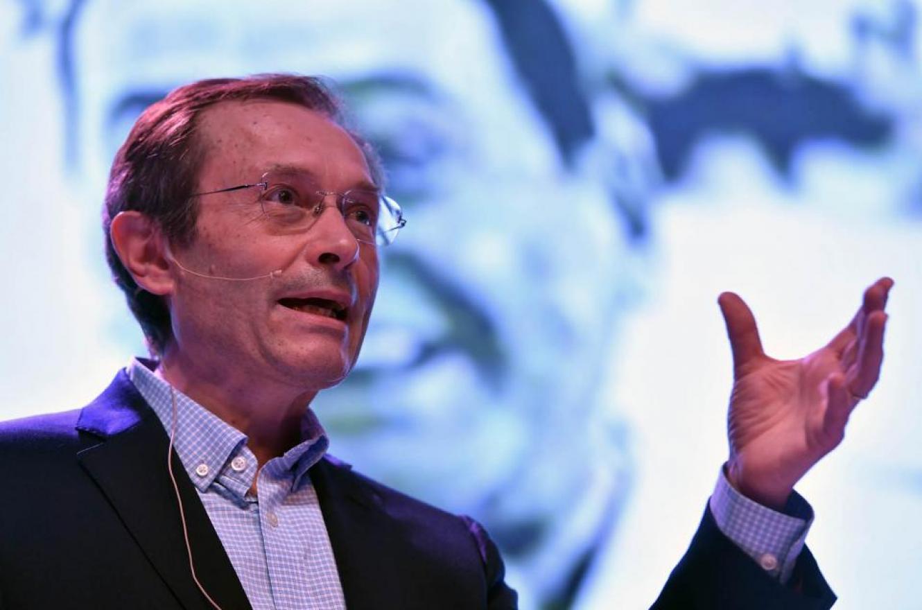 El Gobierno quiere regular las redes sociales "para que dejen de intoxicar"