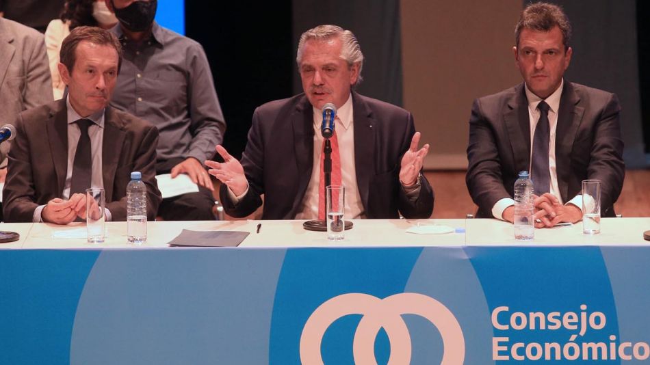 Alberto: "Hagamos una suerte de terapia de grupo para hallar una solución"