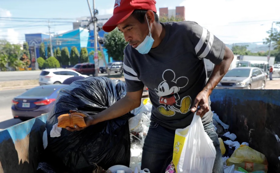 Según el Indec, la pobreza bajó al 37,7% en el segundo semestre de 2021