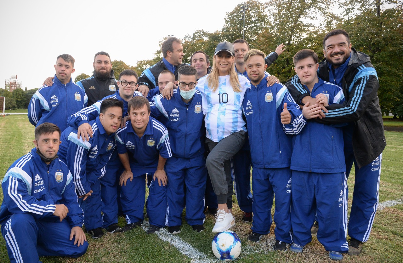 Fabiola Yánez recibió al seleccionado de futsal con síndrome de Down