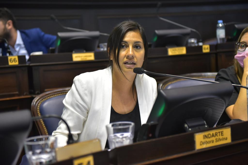 Una diputada bonaerense criticó a La Cámpora y abandonó el bloque del FdT