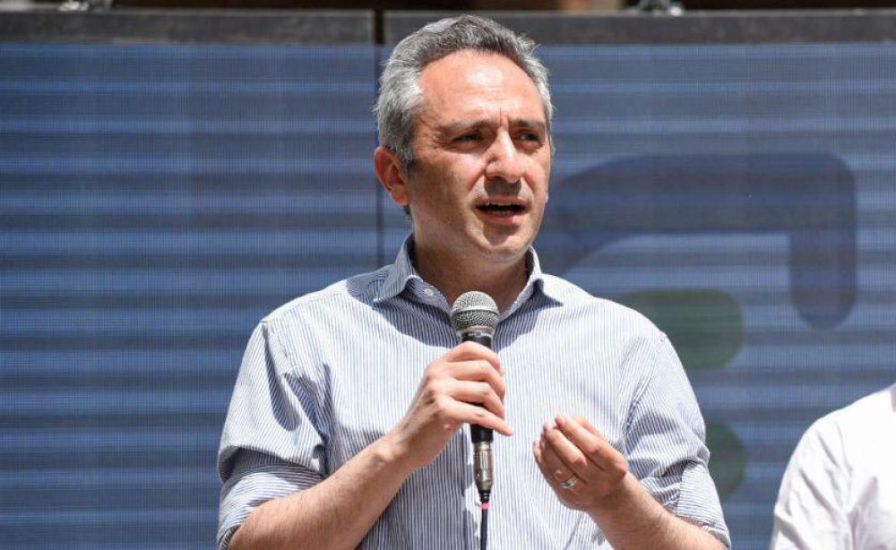 Larroque cargó contra Martín Guzmán: “No lo votó nadie”