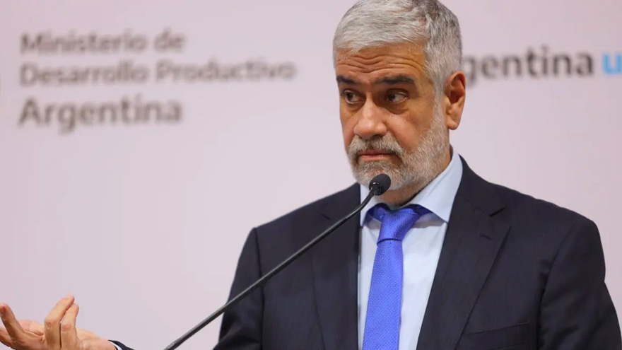 Inflación: Feletti confronta más fuerte con empresarios de neumáticos