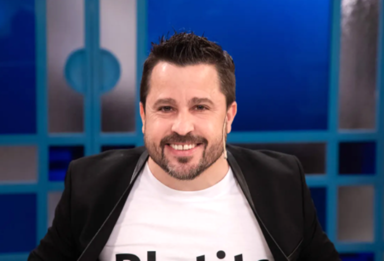 El derrape de Tetaz: trató de "hijos de puta" al oficialismo