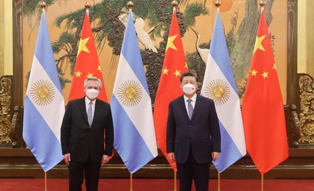 China invitó a la Argentina a participar de la próxima cumbre del BRICS