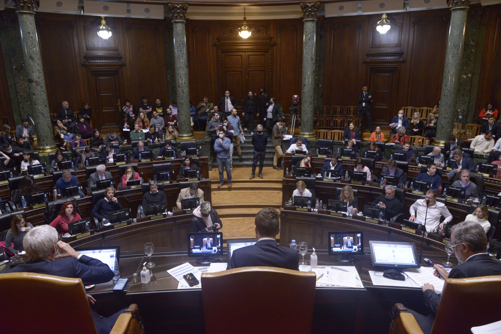 JxC aprobó los cambios al Estatuto Docentes con fuertes críticas del FdT