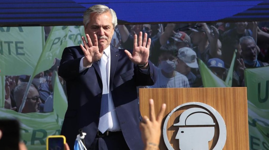 Acto de la UOCRA: un solo gobernador, sin intendentes, el boicot se hizo notar