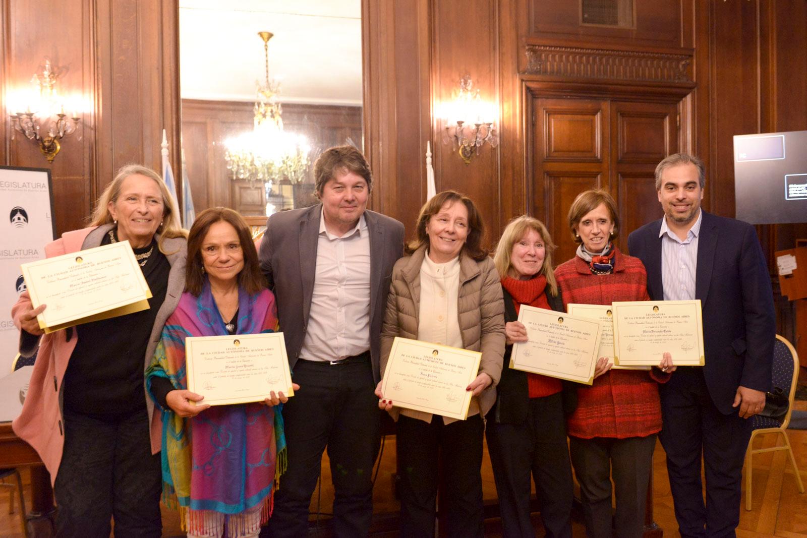 La Legislatura homenajeó a docentes que enseñaron en Malvinas