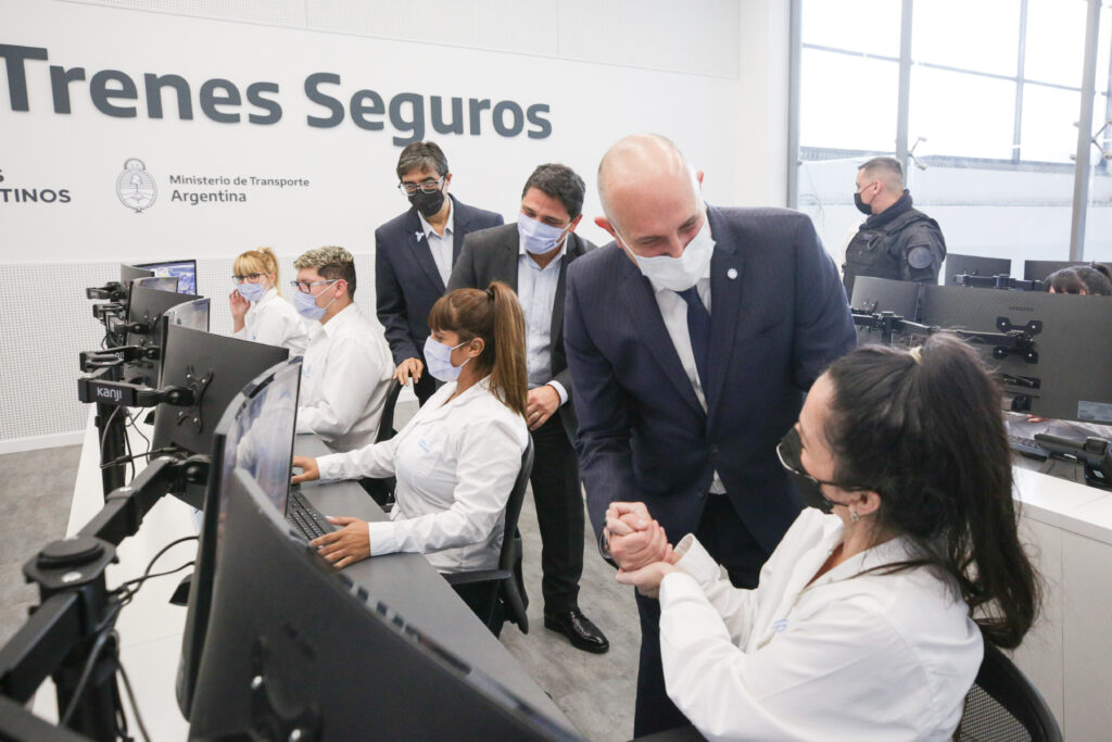 Guerrera inauguró un centro de monitoreo en la Estación Once