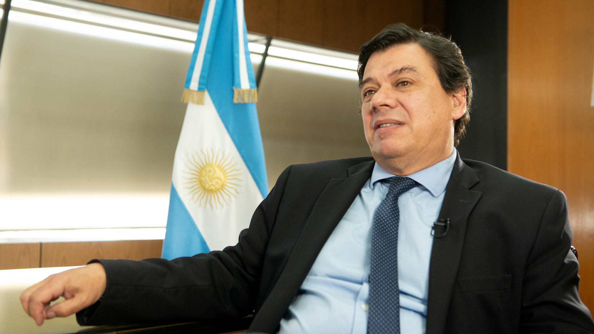 Alberto empoderó a Moroni al frente de un plan de 500 millones de dólares