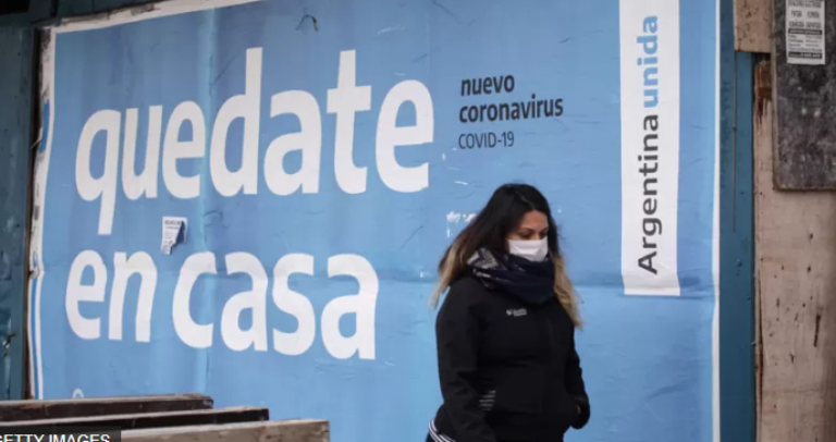 Coronavirus: recomiendan "guiarse por los síntomas" y no por los testeos