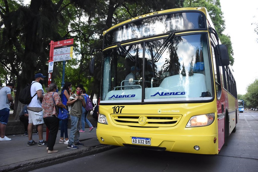 Los gobernadores "apuran" a Guzmán por más fondos para el transporte