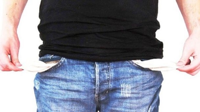 Bolsillos flacos: por primera vez en el año, cayeron las ventas minoristas