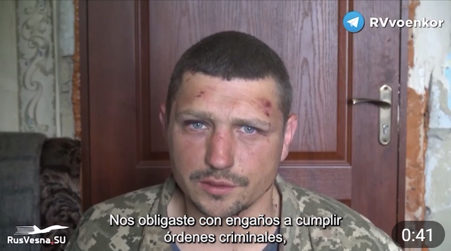 Soldados ucranianos entregan sus armas y critican a Zelenski