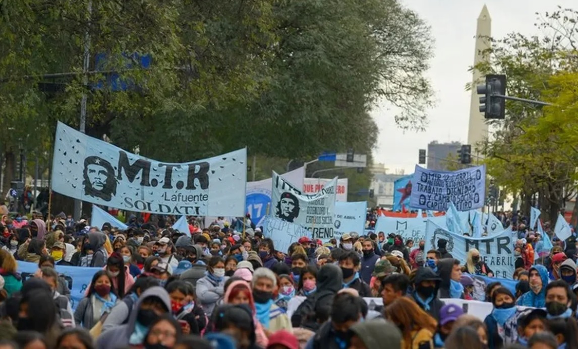 La Unidad Piquetera llenó las calles porteñas y amenaza con acampes