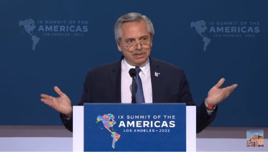 Alberto a Biden: "Ser anfitrión no otorga el derecho de admisión"