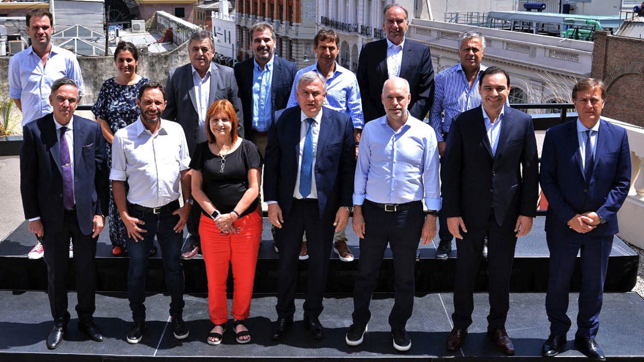 Las peleas entre el Pro y la UCR permiten disimular las internas del FdT