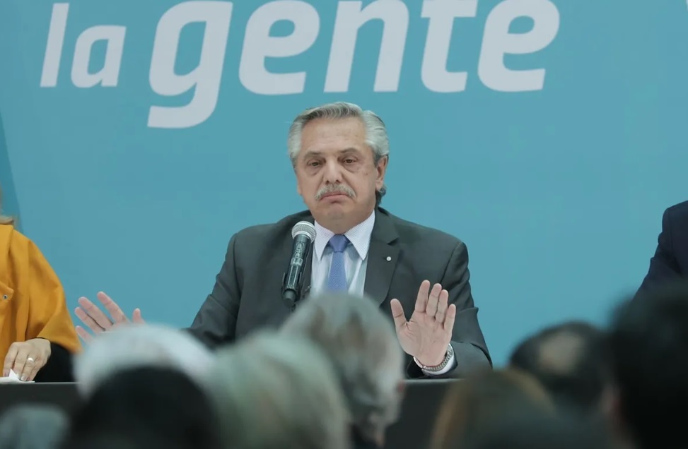 Alberto le respondió a Cristina y salió en defensa de las organizaciones sociales