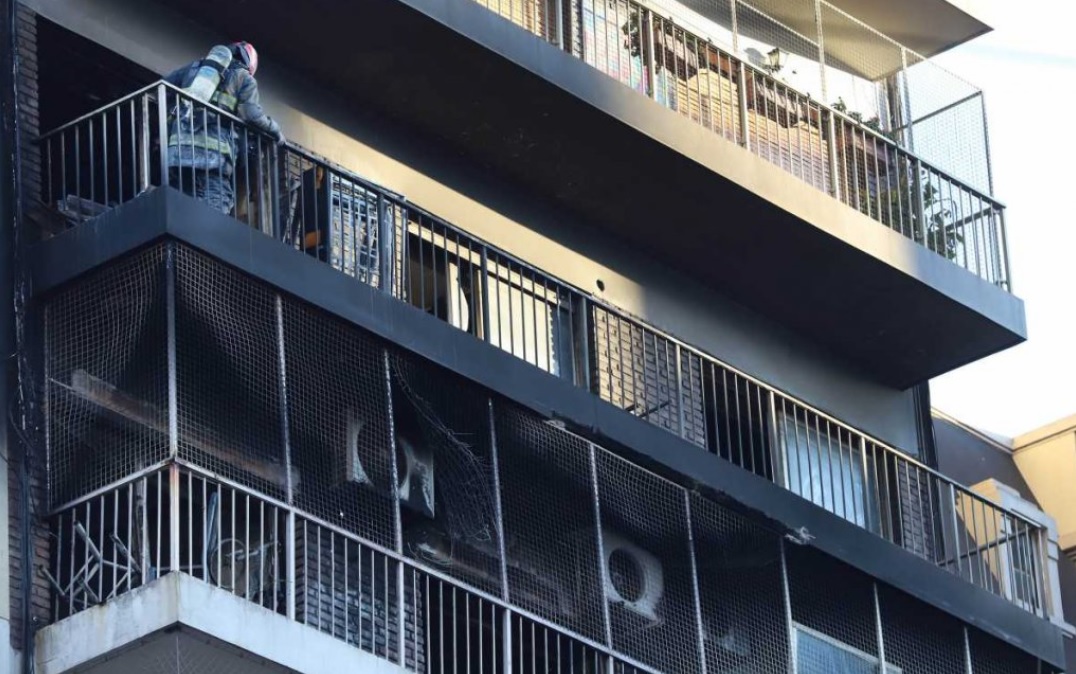 Incendio en Recoleta: la batería de un monopatín desató la tragedia