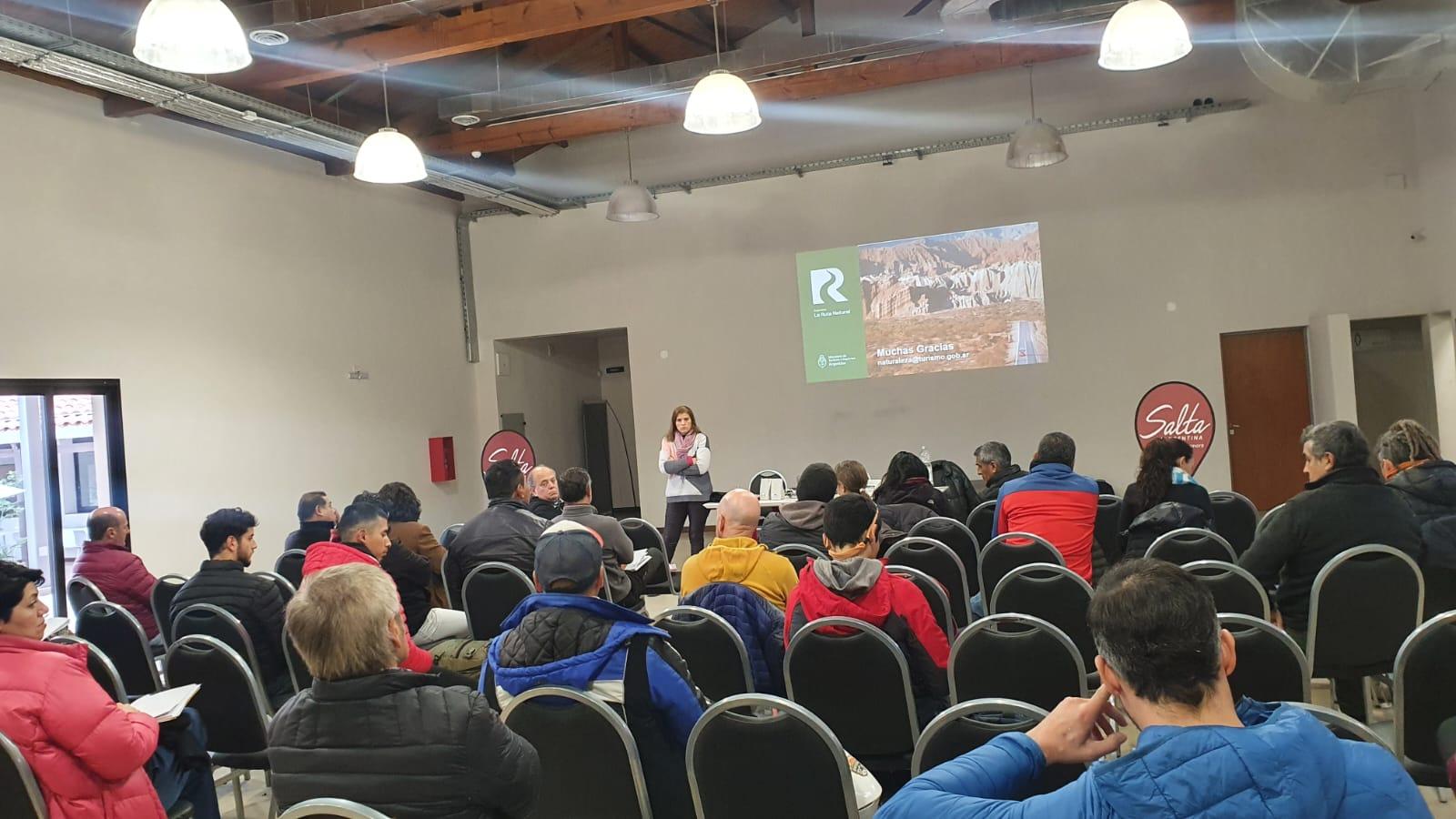 Lammens presentó una edición de cursos para guías de turismo de naturaleza