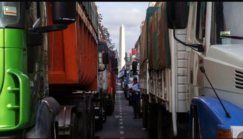 Transportistas protestarán en el Obelisco en reclamo de gasoil