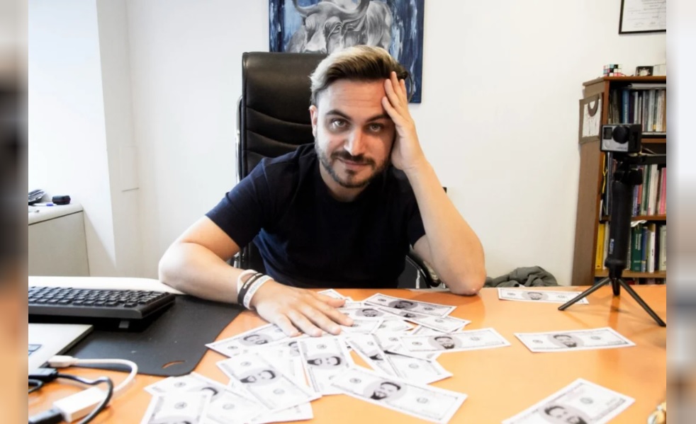 Marra premiará a quien acierte el precio del dólar blue del viernes