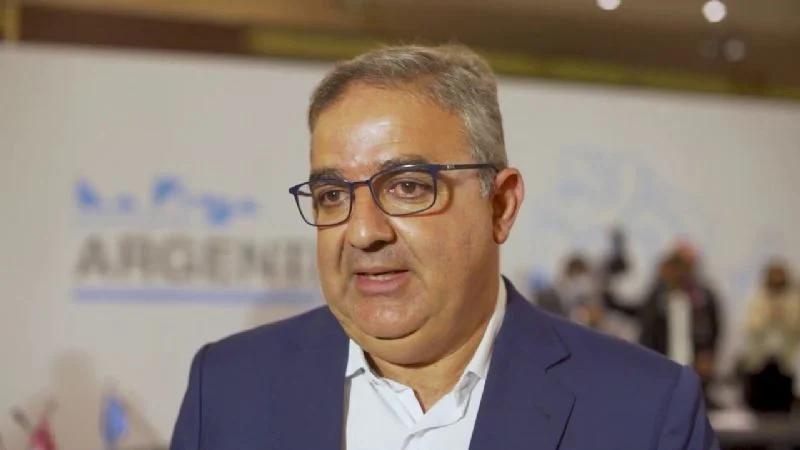 Un gobernador apoyó a CFK y se mostró a favor del control de los planes sociales