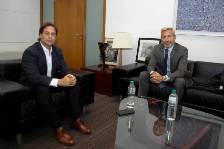 Rogelio Frigerio se reunió con Lacalle Pou y propuso revisar el Mercosur