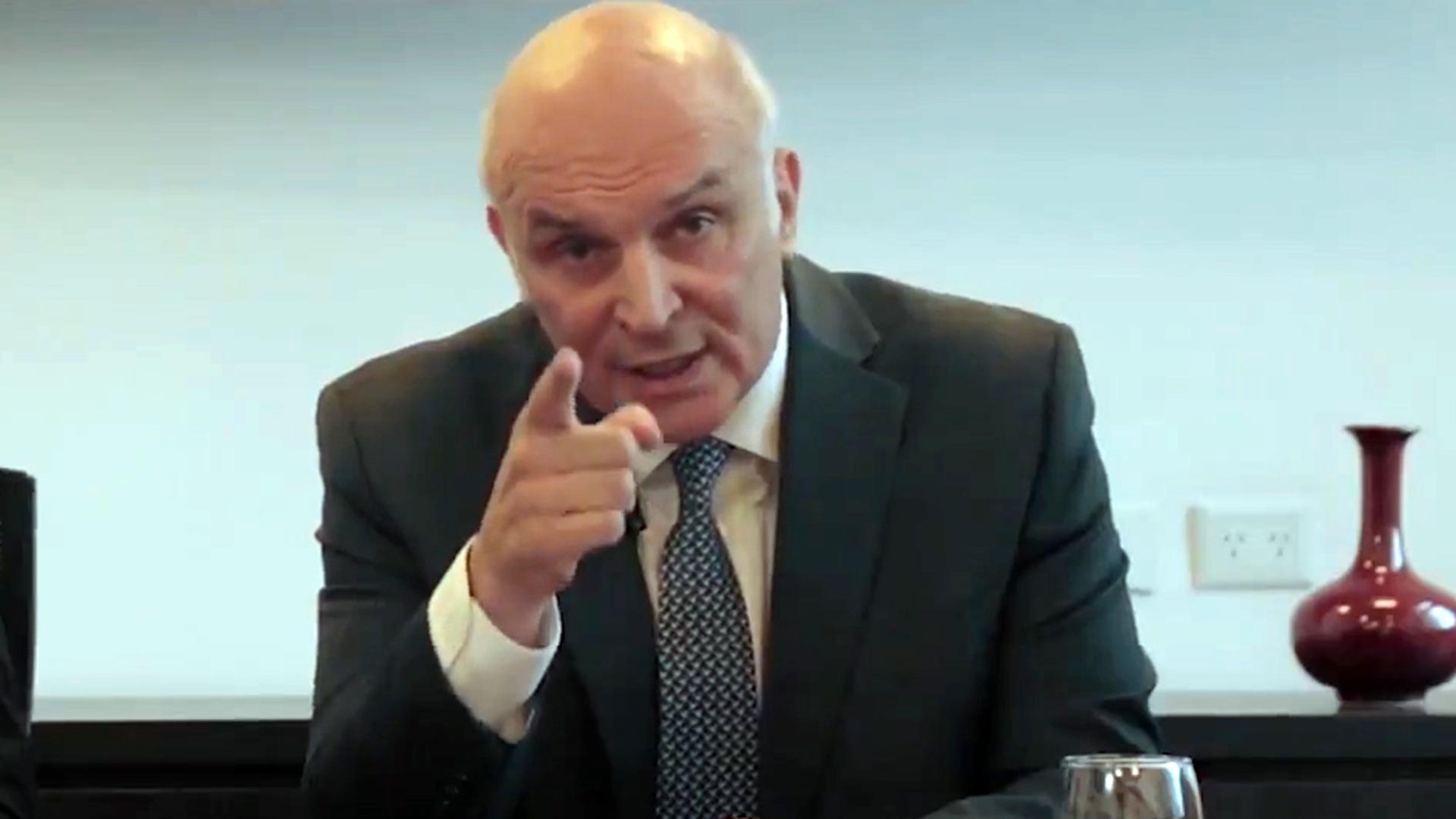 Espert explosivo: "La situación social va a volar por los aires"