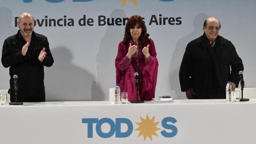 Cristina recargada: "Perón cazó la lapicera y no la soltó más"