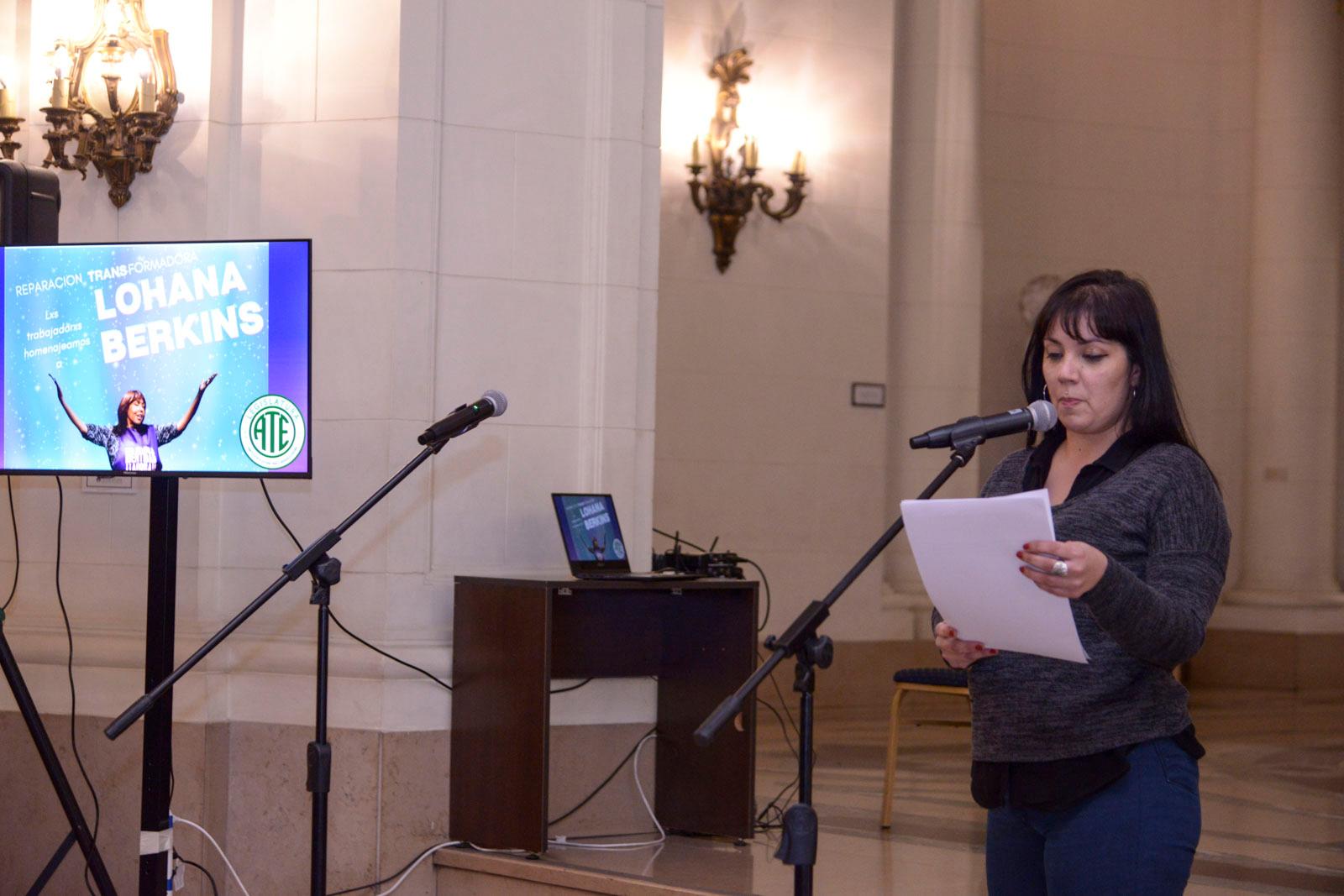 Legislatura: homenaje a la militante trans Lohana Berkins