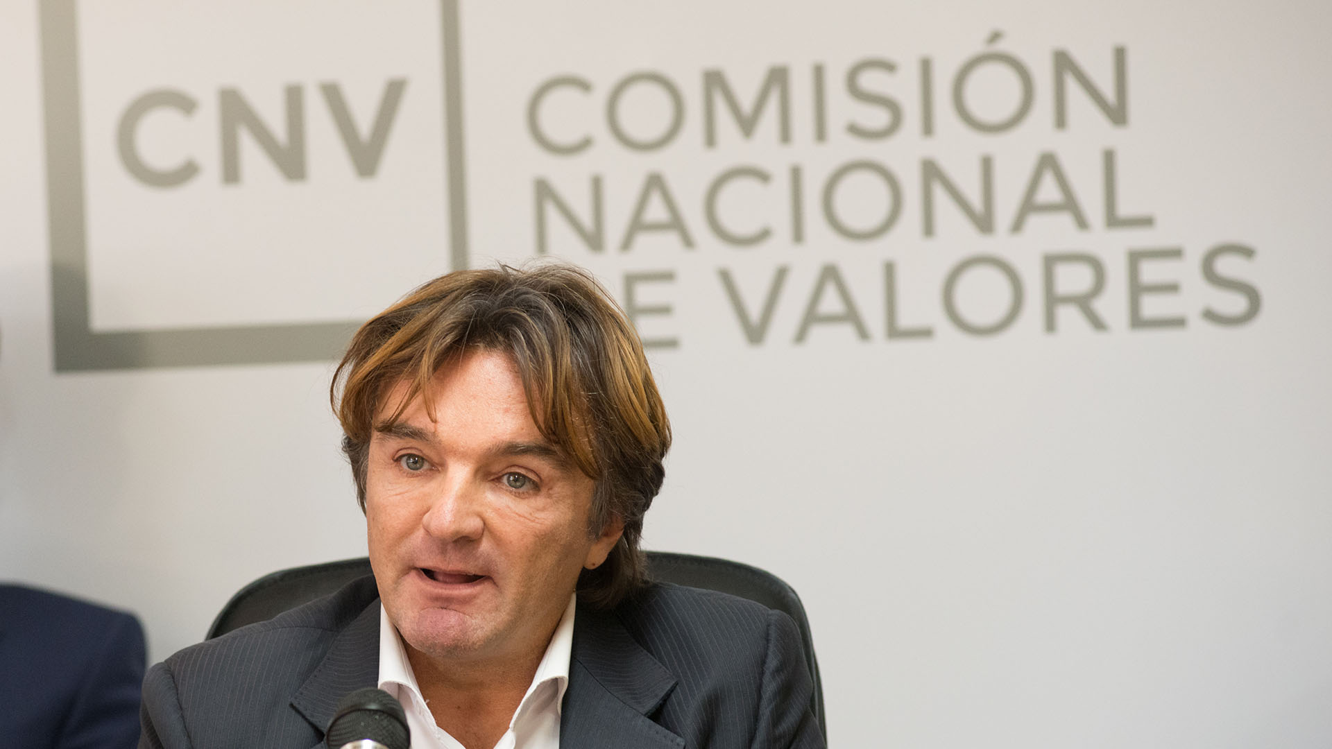 Efecto Batakis: renunció el presidente de la CNV, Adrián Cosentino