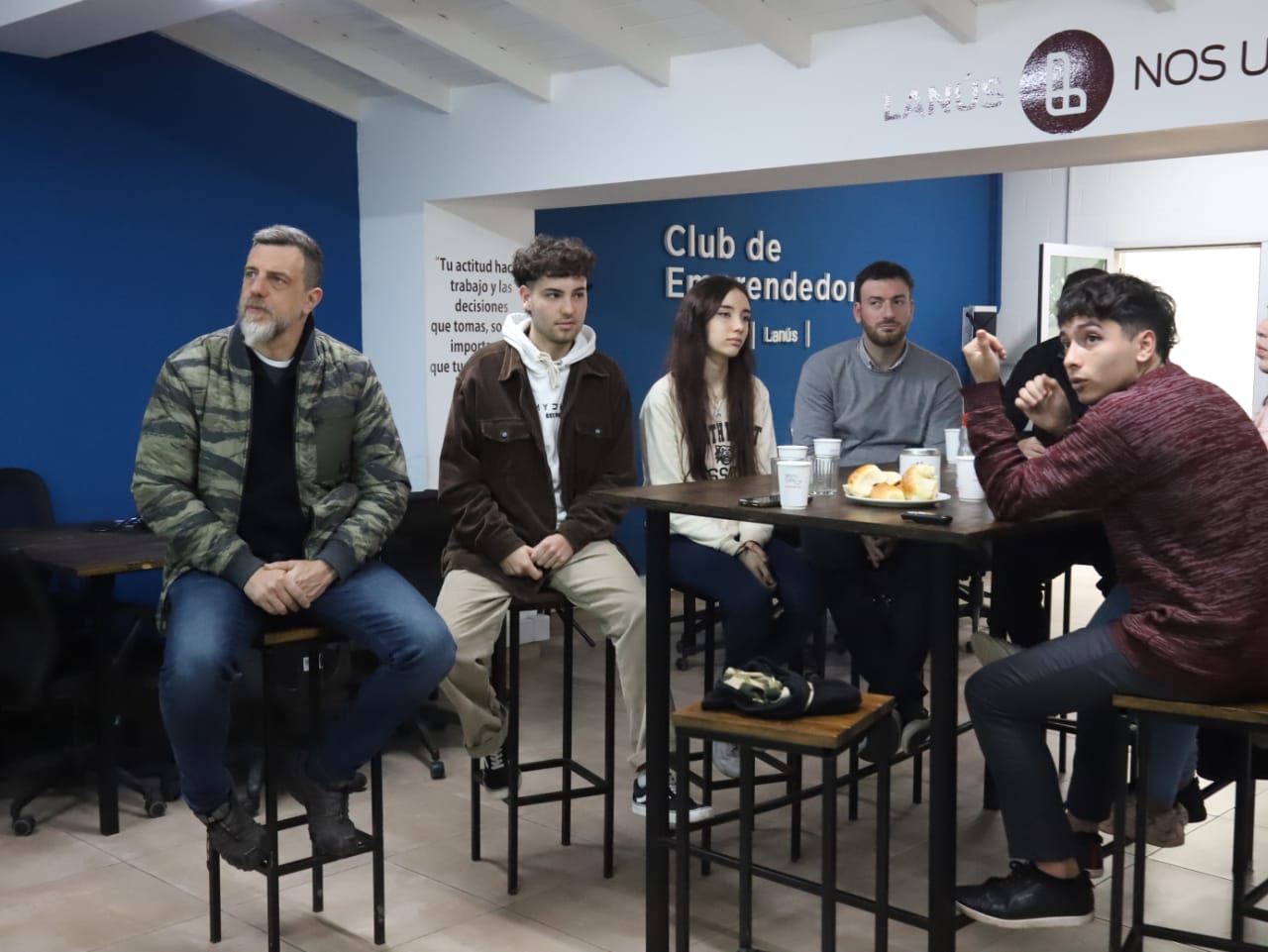 Kravetz compartió un desayuno con jóvenes del Club de Emprendedores