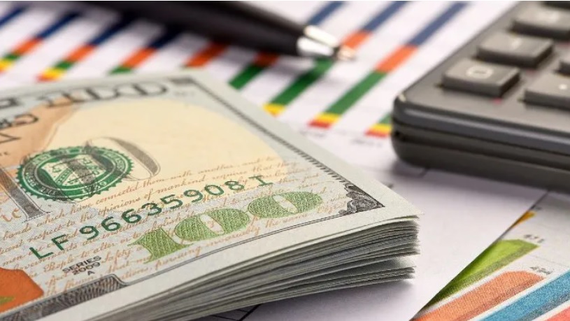 El dólar “contado con liqui” por las nubes: llegó al récord de $305