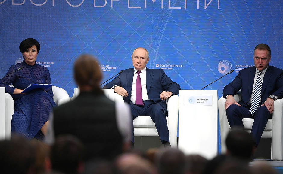 Putin: "Occidente obtuvo liderazgo saqueando pueblos y no ofrece futuro"