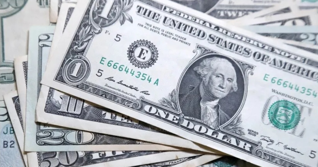 En otra jornada caliente el dólar blue tuvo otra disparada y cerró a $317