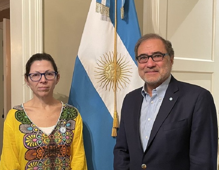 Dólar, reservas, emisión y déficit: la agenda de Batakis en EE.UU