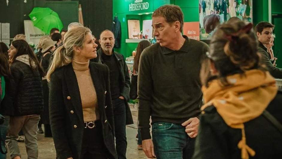 Pensando en la gobernación de la PBA, Santilli se acerca a Cynthia Hotton