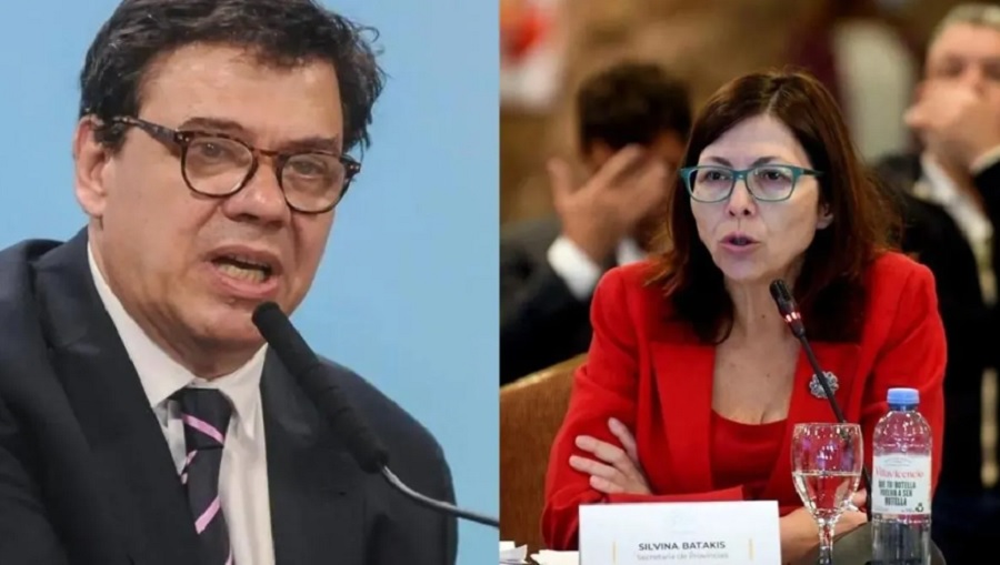 En medio de los cambios, Batakis y Moroni ofrecieron su renuncia