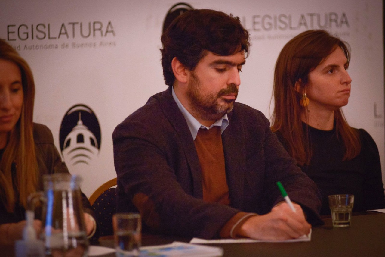 Valdés presentó un plan para concluir la red de subte en 10 años