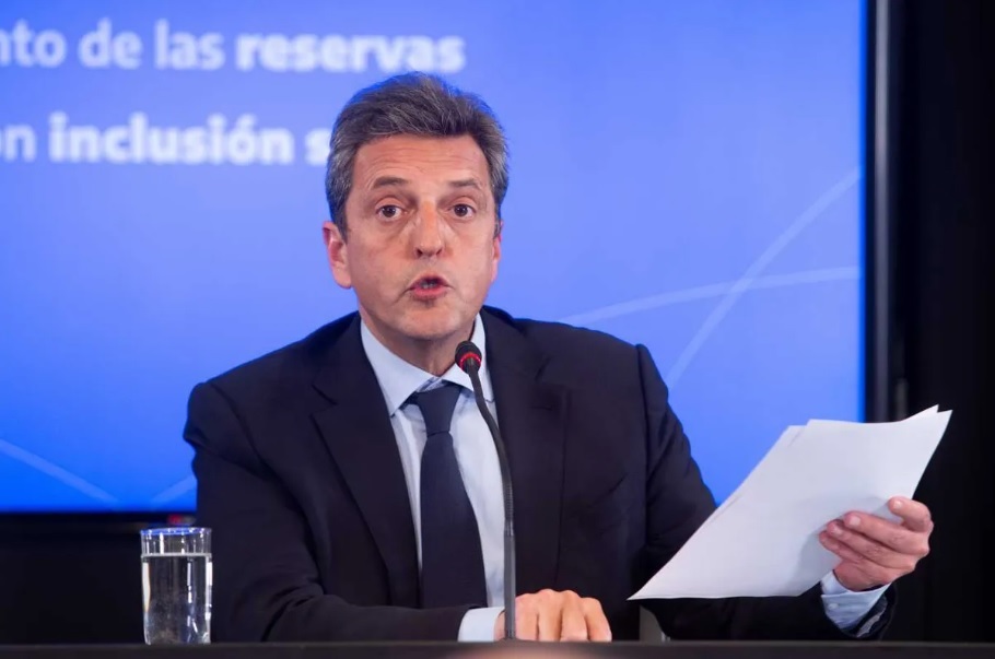 Guiño del Financial Times a Massa: "Se compromete a restaurar el orden fiscal"