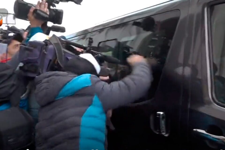 Massa impulsó una denuncia contra quienes lo agredieron cuando iba a jurar