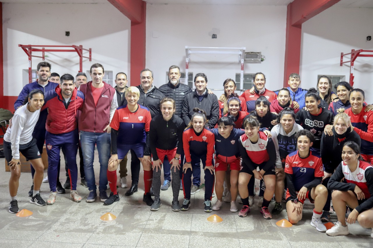 Lanús será sponsor del fútbol femenino de Talleres de Remedios de Escalada