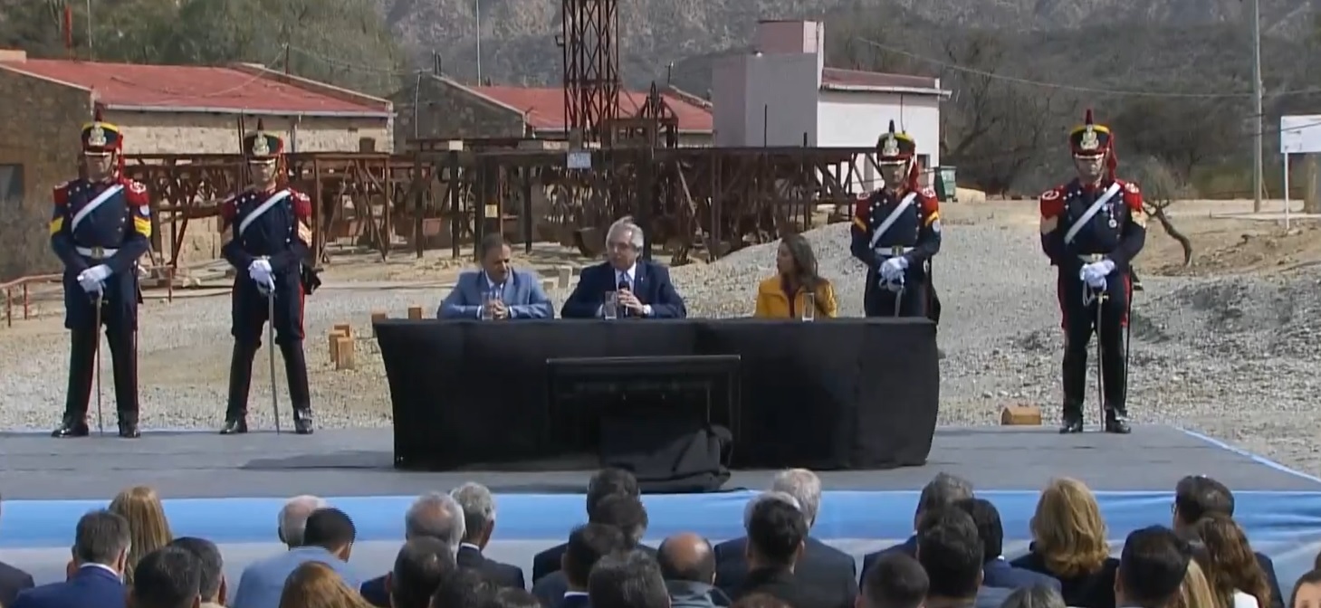 Alberto aseguró que la Argentina se está "recuperando, creciendo y avanzando"