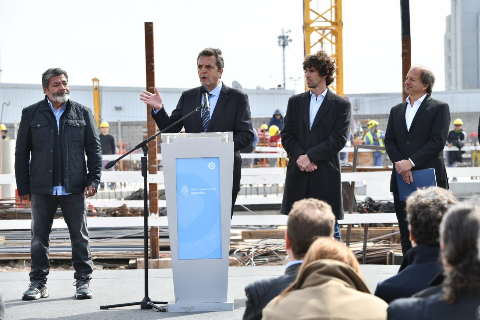 Massa: “Es mucho más fácil destruir que construir, nosotros elegimos construir”