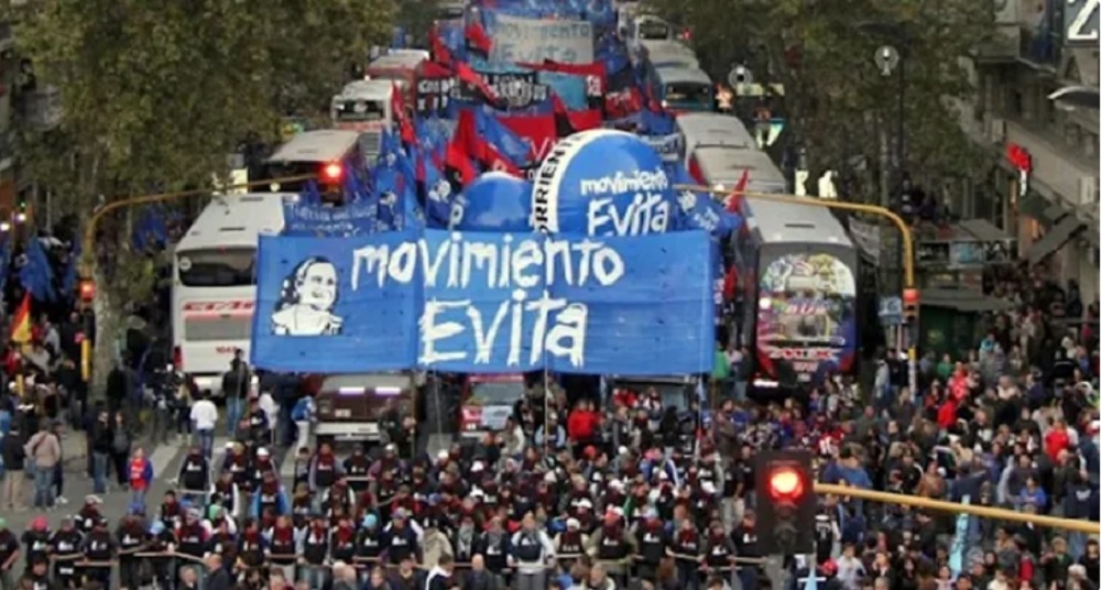 Los movimientos sociales oficialistas respaldaron a Cristina y podrían marchar