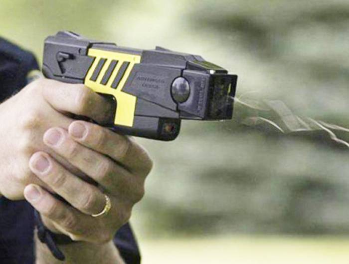 Pistolas Taser: la Ciudad irá a la Justicia para que permitan su ingreso
