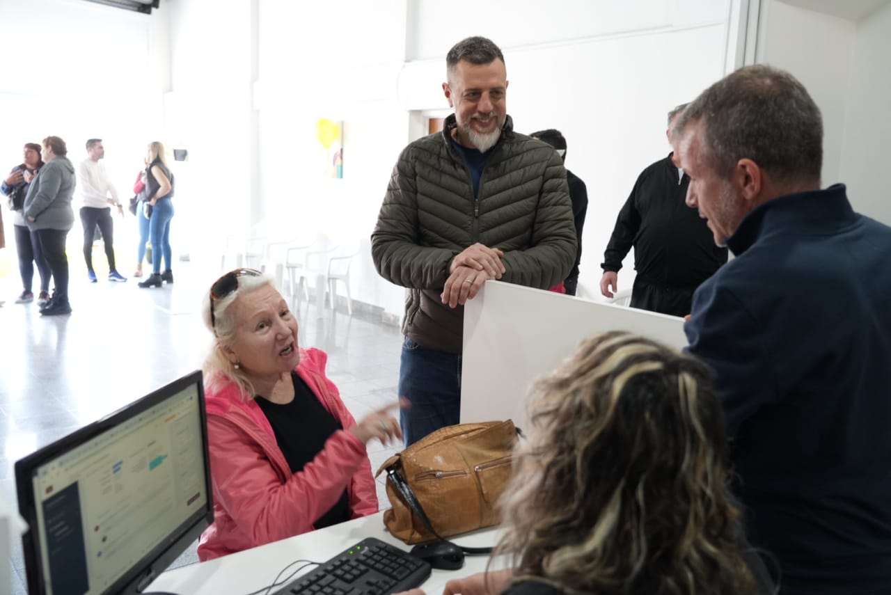 Lanús descentraliza, Kravetz inauguró una nueva Delegación Municipal